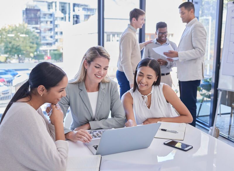 Employee branding: entenda o que é, seus benefícios, como desenvolver