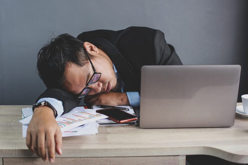 Presenteísmo: significado, diferença para absenteísmo, como evitar