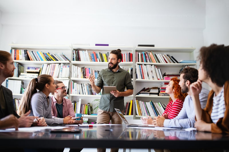 organograma-empresarial-reuniao