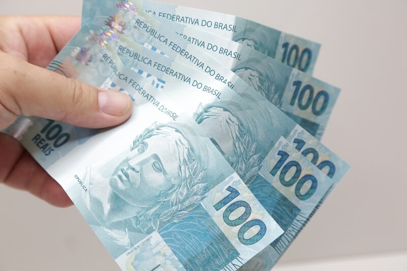 quanto custa um funcionario para empresa dinheiro