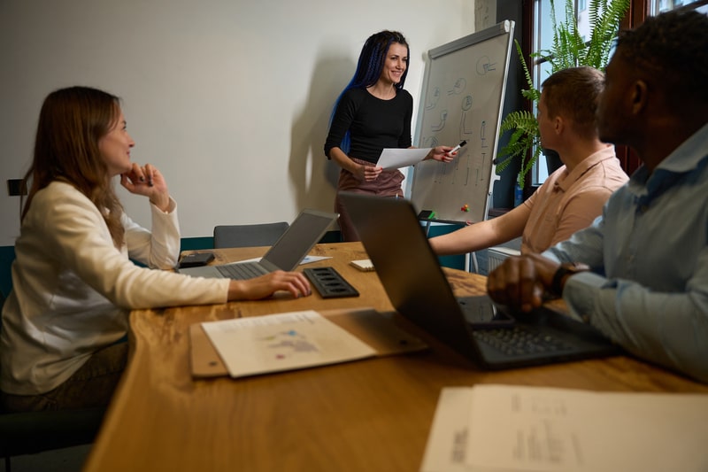 treinamento e desenvolvimento de pessoas reuniao